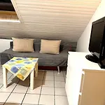 Apartment , Ruhig Gute Messe Anbindung,parkplaetze & Top- Oeffentliche Verkehrsmittel Zur Und Messe Dusseldorf