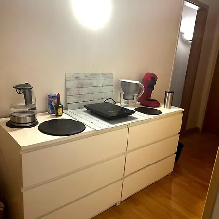 Ruhige Unterkunft, Parkplaetze & Top- Anbindung Zur & Messe Apartment Dusseldorf