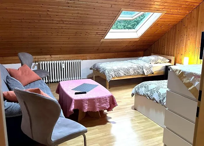 , Ruhig Gute Messe Anbindung,parkplaetze & Top- Oeffentliche Verkehrsmittel Zur Und Messe Apartman