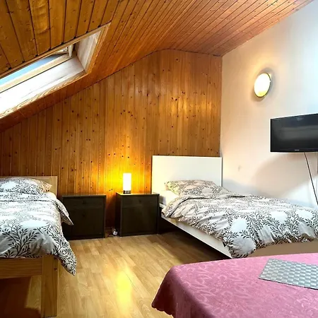 Apartmán , Ruhig Gute Messe Anbindung,parkplaetze & Top- Oeffentliche Verkehrsmittel Zur Und Messe