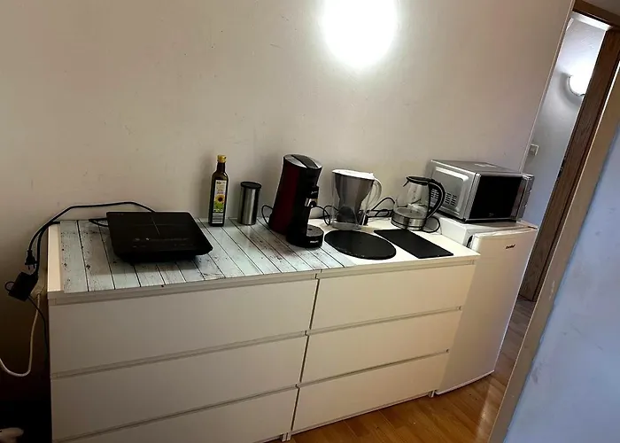 , Ruhig Gute Messe Anbindung,parkplaetze & Top- Oeffentliche Verkehrsmittel Zur Und Messe Apartament *
