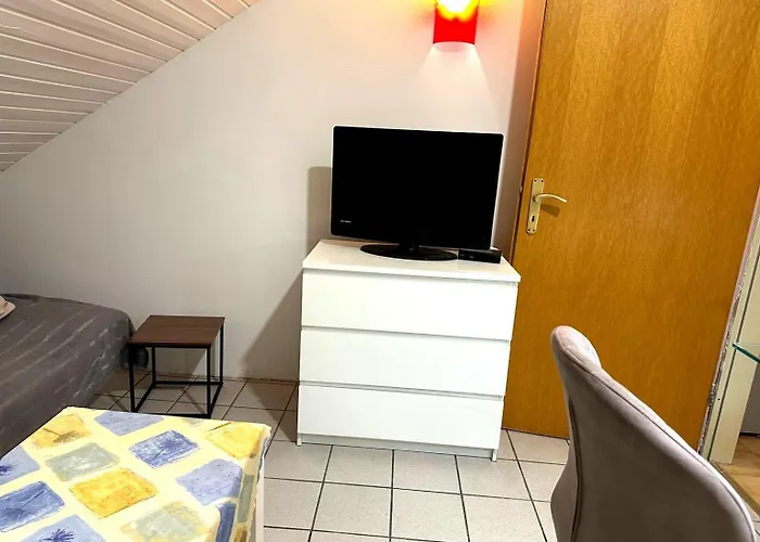 Apartmán , Ruhig Gute Messe Anbindung,parkplaetze & Top- Oeffentliche Verkehrsmittel Zur Und Messe Düsseldorf