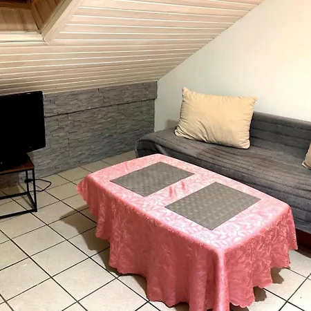 Ruhige Unterkunft, Parkplätze&top- Anbindung Zur City&messe