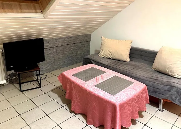 Ruhige Unterkunft, Parkplätze&top- Anbindung Zur City&messe