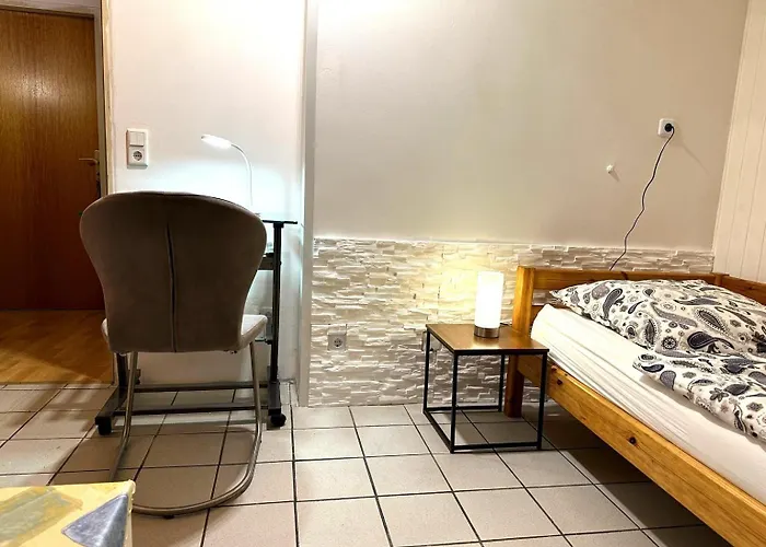 Ruhige Unterkunft, Parkplätze&top- Anbindung Zur City&messe Apartment *